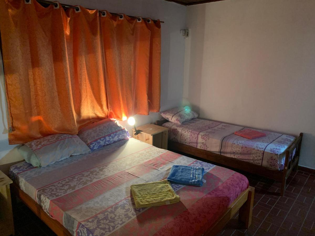 Litt Iguazu Hostal Пуерто-Іґуасу Екстер'єр фото