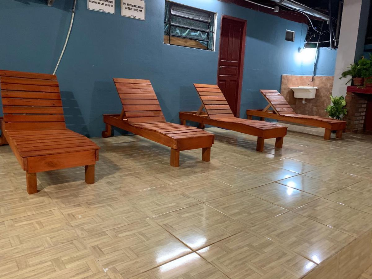 Litt Iguazu Hostal Пуерто-Іґуасу Екстер'єр фото